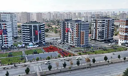 Kayseri'de 204 aile yeni yuvalarına kavuştu