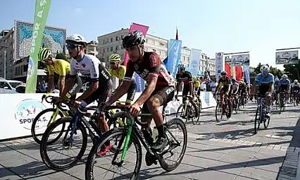 Kayseri'de 250 hekim ve bisikletsever pedal çevirdi!
