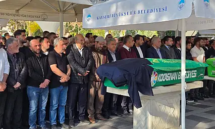 Kayseri'de AK Partili Başkan toprağa verildi