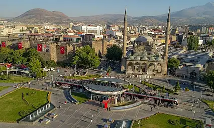 Kayseri'de akademisyen olmak isteyenlere müjde! 3 ayrı okulda kadro açıldı