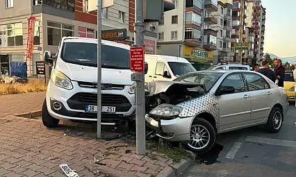 Kayseri'de alkollü sürücü ortalığı savaş alanına çevirdi! 2 araç pert oldu
