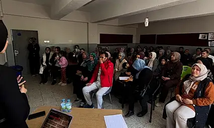 Kayseri'de avukatlar anlattı veliler dinledi! Bilgilendirme yapıldı