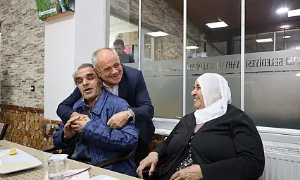 Kayseri'de Başkan onlarla buluştu! Sosyal tesisde tek tek ilgilendi