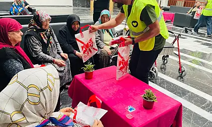 Kayseri'de bayramın sıcaklığı huzurevine taşındı