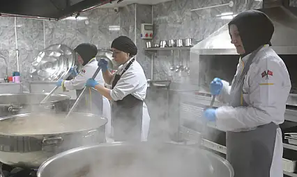 Kayseri'de bir tencere yüzlerce gönlü ısıtıyor