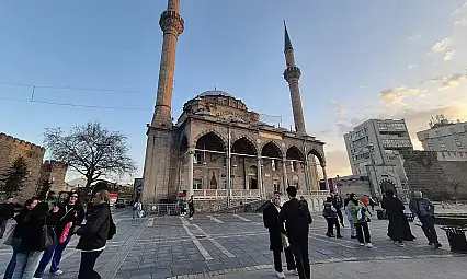Kayseri'de camilerde bu mesaj okunacak: Sosyal bağlar neden zayıflıyor?