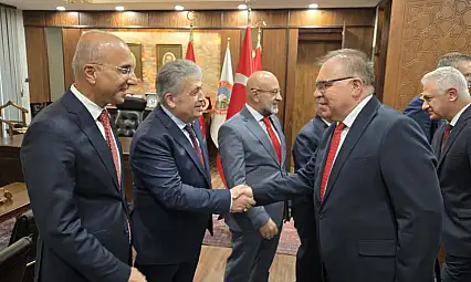 Kayseri'de Cumhuriyet buluşması: Milletvekilleri aynı törende