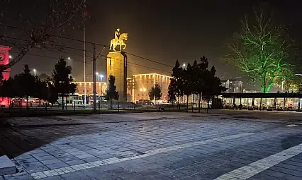 Kayseri'de Cumhuriyet Meydanı baştan sona değişiyor! Kafeler yıkıldı, kale içi yenileniyor