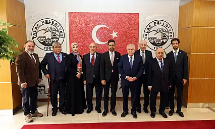 Kayseri'de dikkat çeken buluşma: Türk dünyasının şair ve yazarları kente geldi