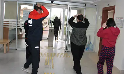 Kayseri'de elleri başlarında binayı terk ettiler! İşte sebebi