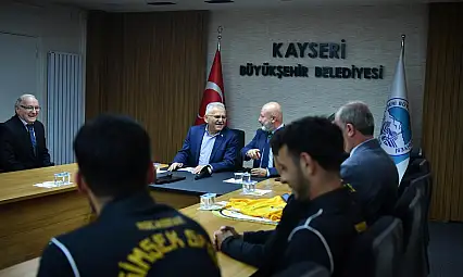 Kayseri'de genç futbolcular başkanlarla buluştu