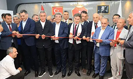 Kayseri'de geniş katılımlı açılış: Yeni hizmet binası dikkat çekti