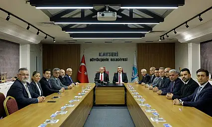 Kayseri'de iki odanın başkanı yeniden seçildi! Sonrasında dikkat çeken görüşme