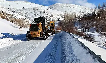 Kayseri'de kapanan yollar ulaşıma açıldı