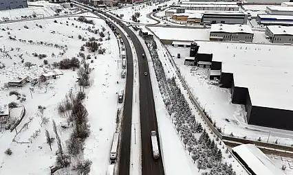 Kayseri'de kapanan yollardaki trafik görüntülendi!