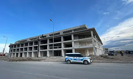 Kayseri'de korkutan anlar: İnşaattan düşen işçi...