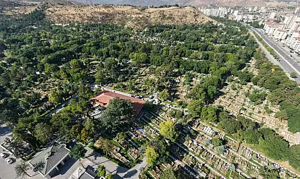 Kayseri'de mezarlık hareketliliği! 24 milyonluk imzalar atıldı