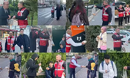 Kayseri'de MHP'den sabah mesaisi! Simit ve meyve suyu ikram edildi