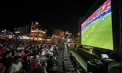 Kayseri'de milli maç için dev ekran kurulacak! Çay, çorba, simit ikram