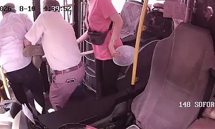 Kayseri'de otobüste kritik dakikalar! Fenalaşan yolcuyu böyle yetiştirdi