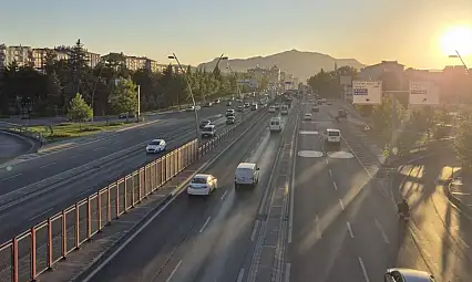 Kayseri'de sayıları arttıkça trafik tıkanıyor! Yarım milyonu aştı
