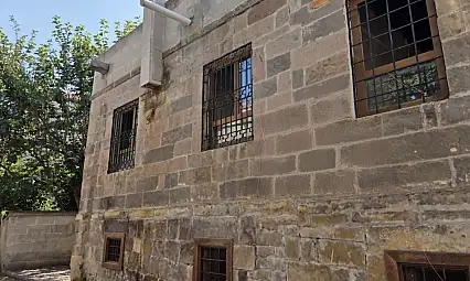 Kayseri'de tarihe fiyat biçildi! Osmanlı Sokağı'ndaki konak satışta