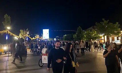 Kayseri'de tepki çeken görüntü! Yürüyüş yolu karıştı