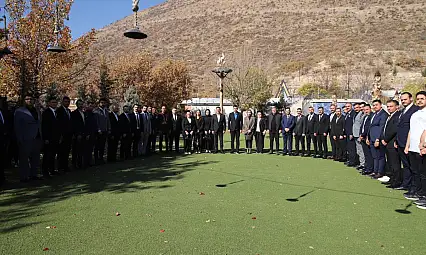 Kayseri'de ülkücüler kozlarını paylaştı