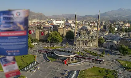 Kayseri'de yaşayanlar dikkat! Binalara uyarı asıldı, baştan sona değişecek