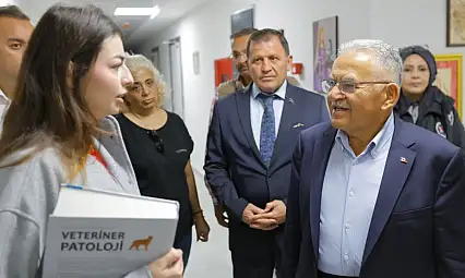Kayseri'de yeni yurt heyecanı! Büyükkılıç öğrencilerle buluştu