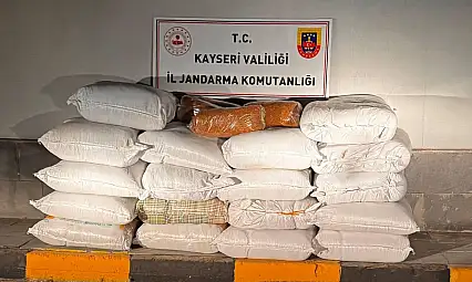 Kayseri'de yolcu otobüsü didik arandı! Kilolarca ele geçirildi