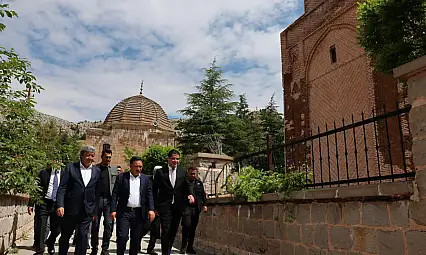 Kayseri'deki 900 yıllık türbeye ziyaret