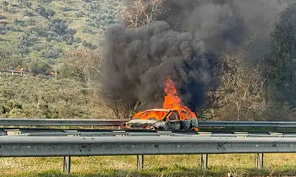 Kayseri'deki araç yangını vatandaşı tedirgin etti! Duran araç neden yanar?