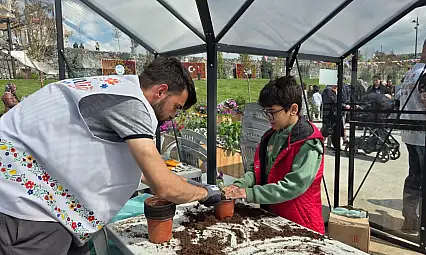 Kayseri'deki festivale yoğun ilgi! Çocuklar gönüllerince eğlendi