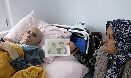 Kayseri'den yürek burkan hikaye: 58 yıllık eşine gözü gibi bakıyor!