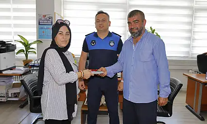 Kayseri'nin Meydanı'nda para dolu cüzdanını düşürdü!