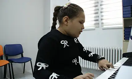 Kayseri'nin minik Mozart'ı: Piyanoda 5-6 notayı aynı anda ayırt ediyor!