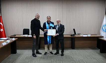 Kayseri'nin yeni profesörü cübbesini giydi