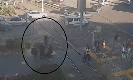 Kayseri polisinden örnek davranış: Ambulans gelene kadar başında beklediler