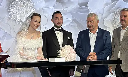 Kayseri siyaset ve sağlık dünyasını buluşturan düğün