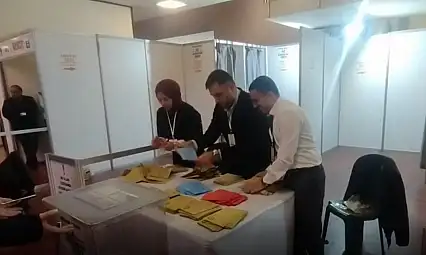 Kayseri Ticaret Odası'nda sandık açıldı, oylar sayılmaya başladı