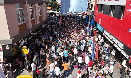 Kayseri Ülkü Ocakları önünde dikkat çeken kalabalık! İşte nedeni