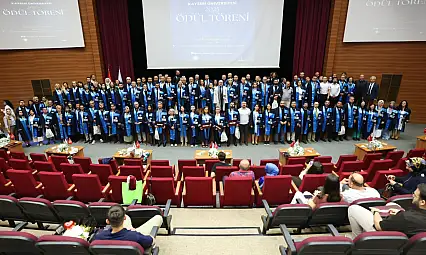 Kayseri Üniversitesi'nde 2025 yılı ödülleri sahiplerini buldu