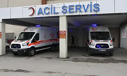 Kayseri yolunda kaza! Refüje çarpan otomobildeki iki kişi kurtarılamadı