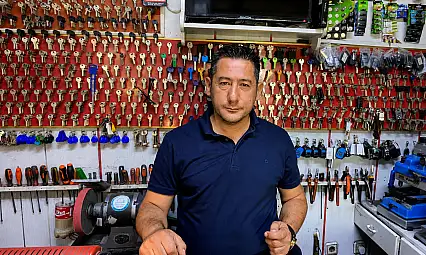 Kayserili çilingir uyardı: Ucuz kilit yüzünden balkondan inmeyin!