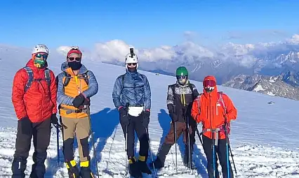 Kayserili dağcılar Elbruz Dağı'na tırmandı!
