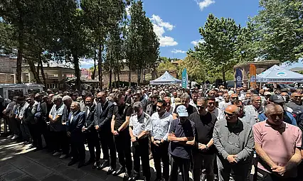 Kayserili eski Bakanın eşi toprağa verildi!