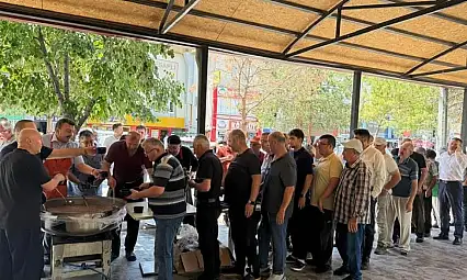 Kayserili esnaf dağıttı! Kuyruk oldu, kısa sürede tükendi