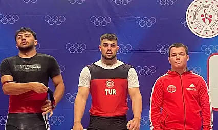 Kayserili genç halterciden Türkiye derecesi!