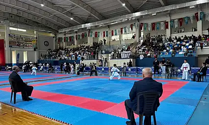 Kayserili karateciler Türkiye Yıldızlar Ligi'nde mücadele etti